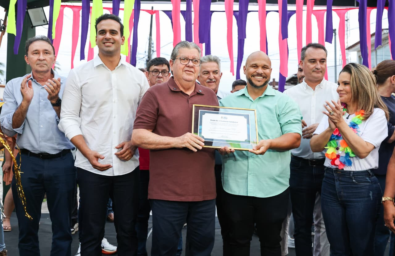 João Azevêdo entrega Binário de Jacumã, Centro de Atendimento ao Turista e recebe Título de Cidadania Condense