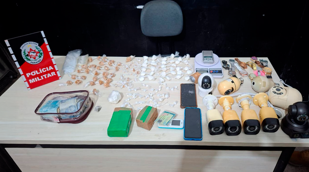 Polícia Militar prende mulher por tráfico de drogas em Cajazeiras