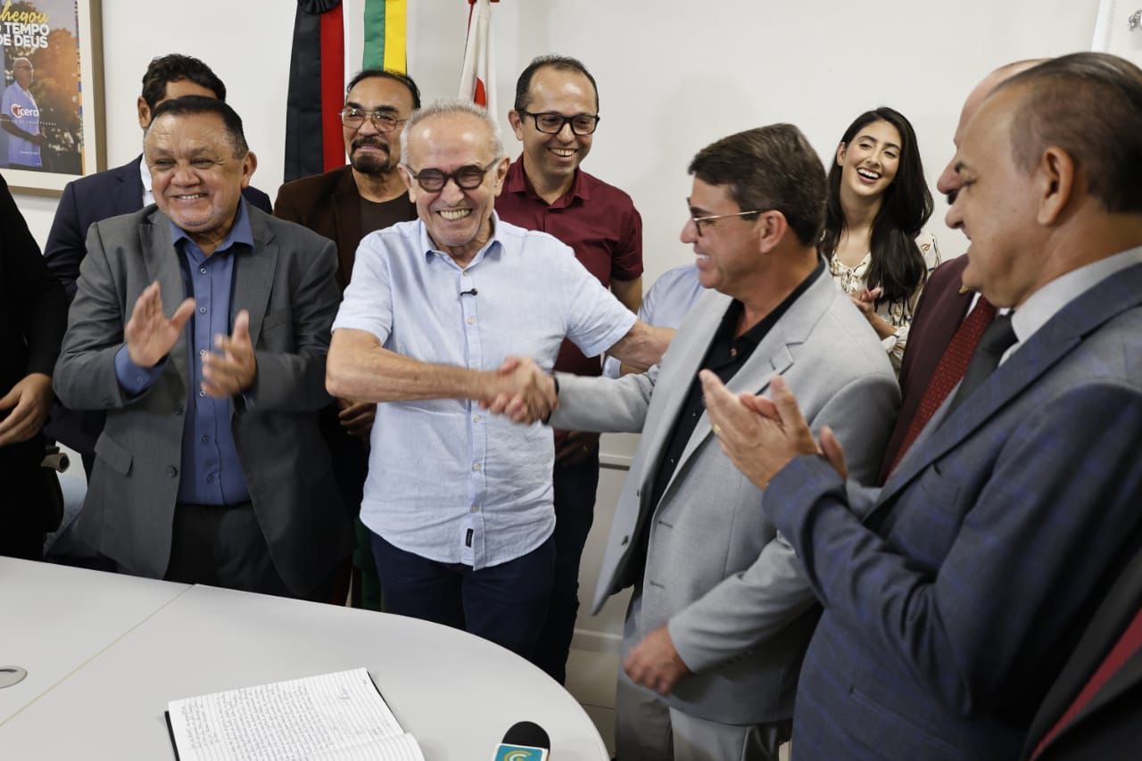 Dinho Dowsley assume Prefeitura de João Pessoa e destaca harmonia entre os Poderes