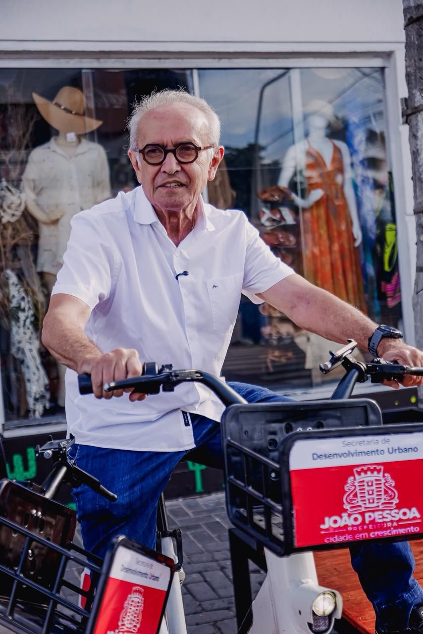 Cícero Lucena apresenta bicicletas elétricas e coloca João Pessoa como pioneira no Nordeste