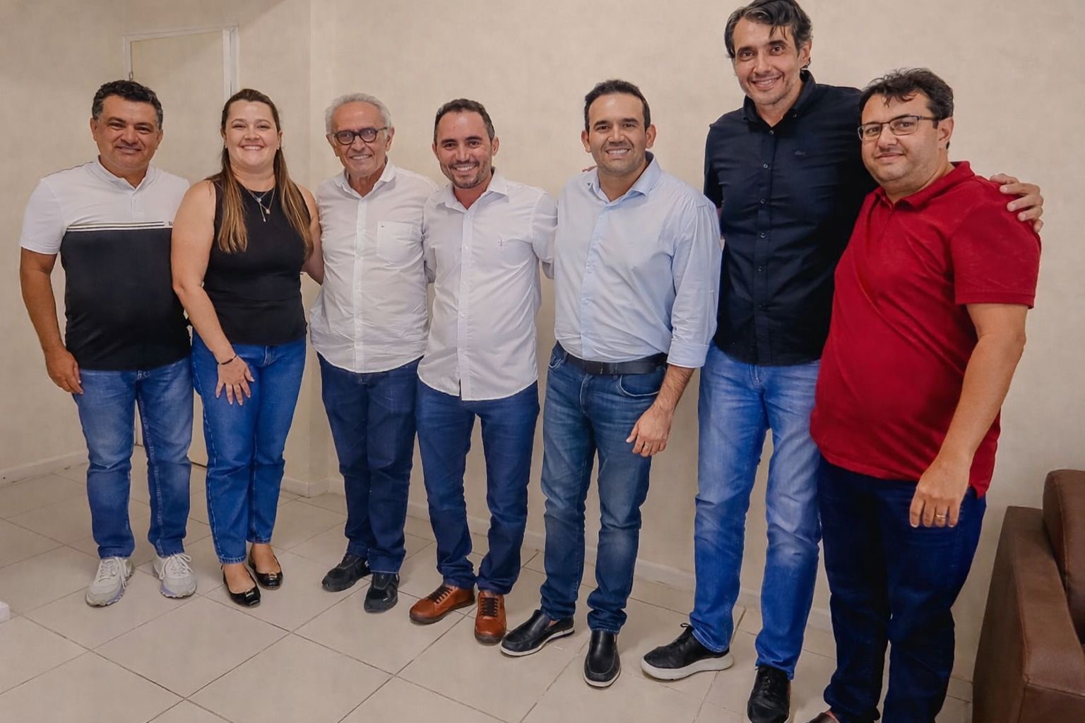 Em pré-campanha ao Governo do Estado, Cícero Lucena recebe apoio de lideranças de Sousa e Patos