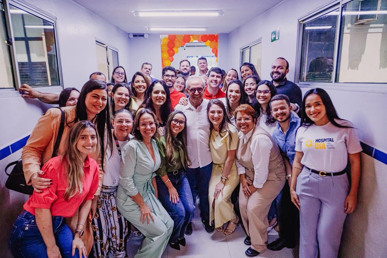 Cícero Lucena celebra um ano de funcionamento do programa ‘Sorriso em Dia’, que atende pessoas com necessidades especiais