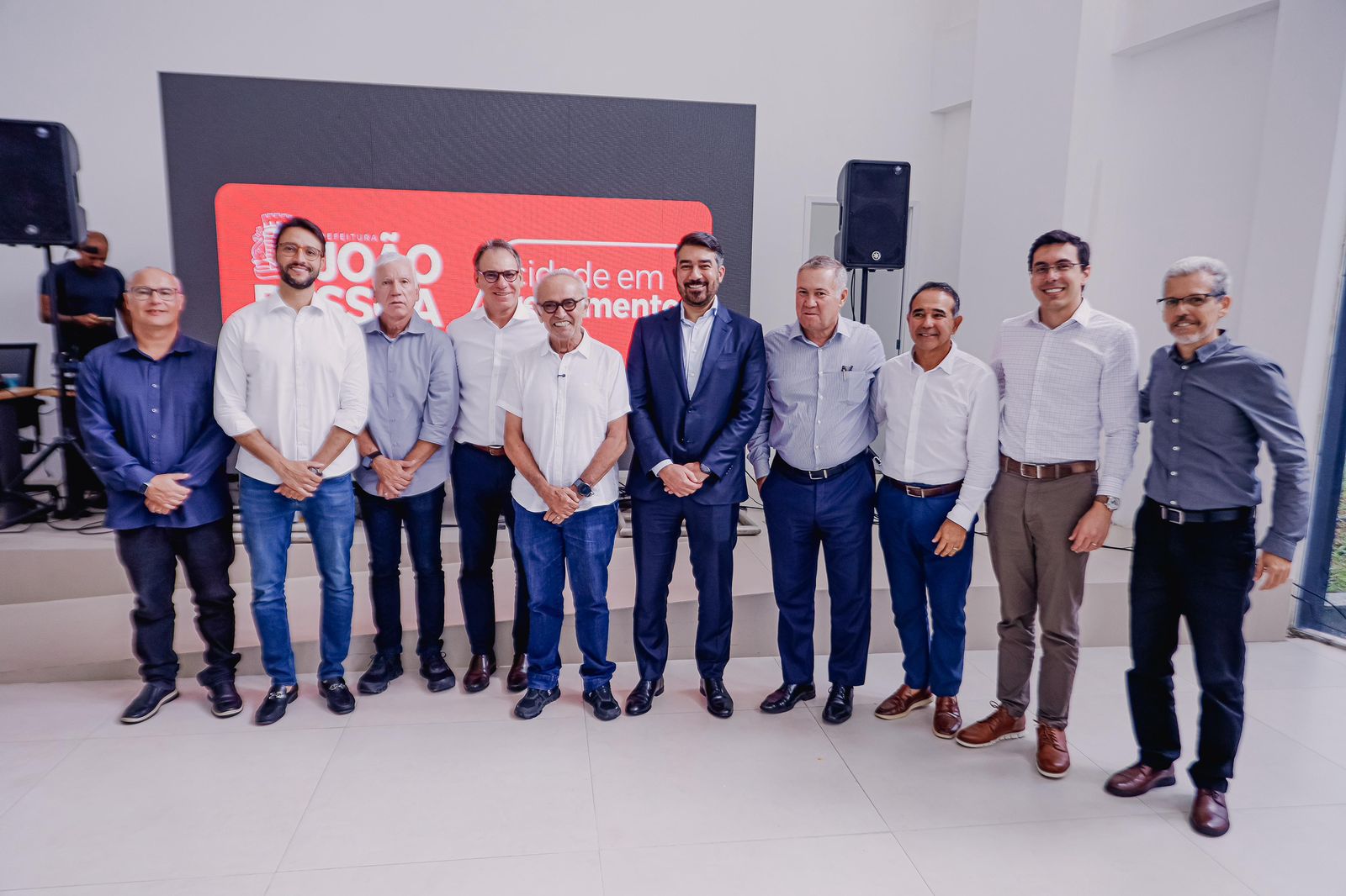 Cícero Lucena celebra João Pessoa 100% em LED e autoriza obras do Complexo Viário Beira Rio/Altiplano