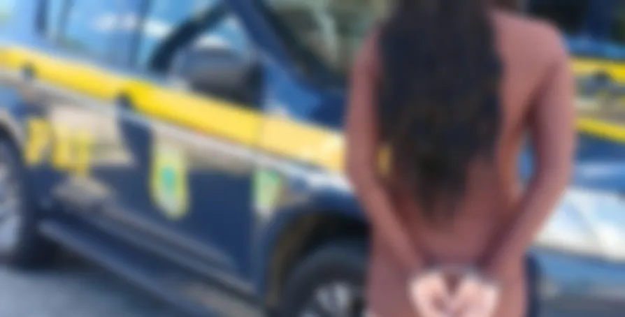 PRF prende mulher com mandado por tráfico na BR-230, em São Mamede