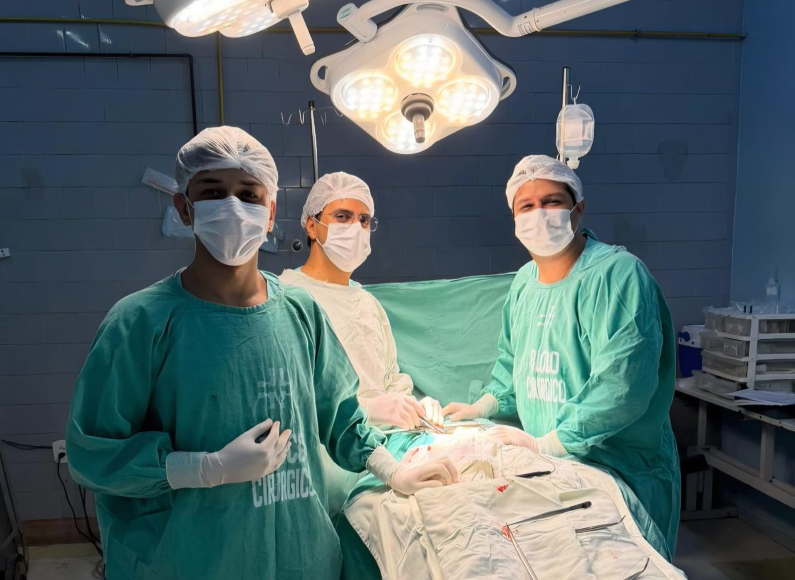 Equipe médica do Hospital Edson Ramalho realiza cirurgia renal complexa e salva paciente