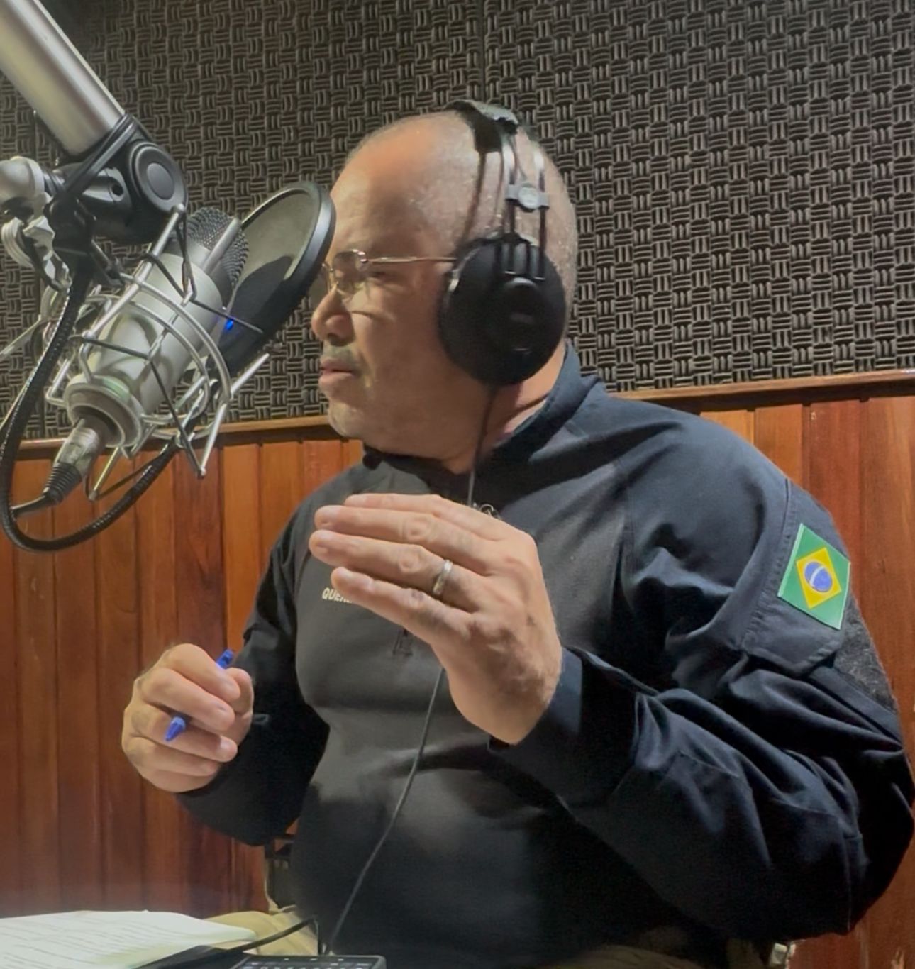 SUPERINTENDENTE DA PRF NA PARAÍBA, INSPETOR GEOVÁ QUIRINO, DÁ IDEIA AO POLÊMICO E VERDADEIRO REPÓRTER POLICIAL EMERSON MEDEIROS, O CAVEIRA DA NOTÍCIA!