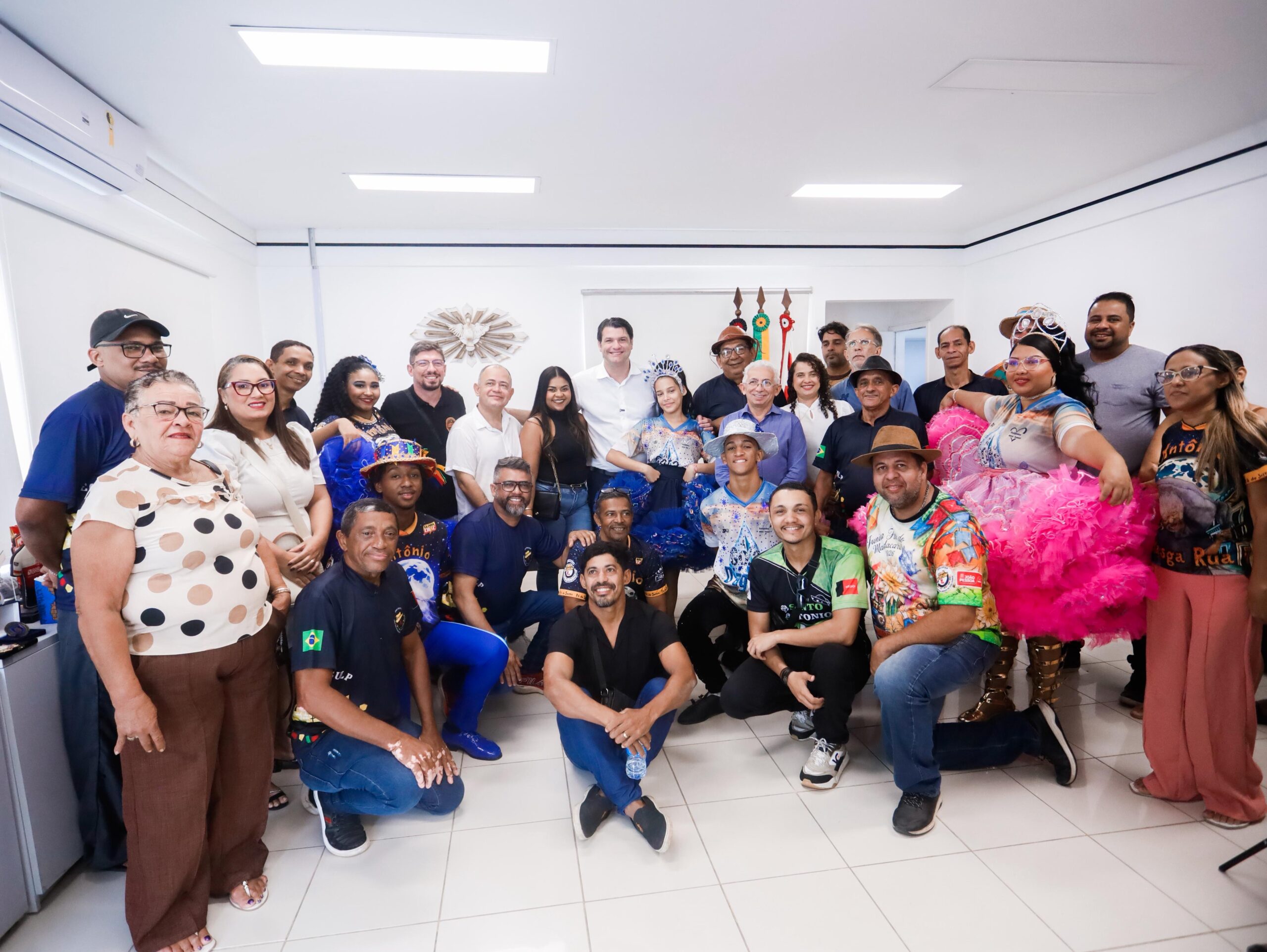Tradição renovadaLeo Bezerra libera R$ 2,3 milhões para o São João Multicultural de João Pessoa e fortalece apoio às quadrilhas juninas