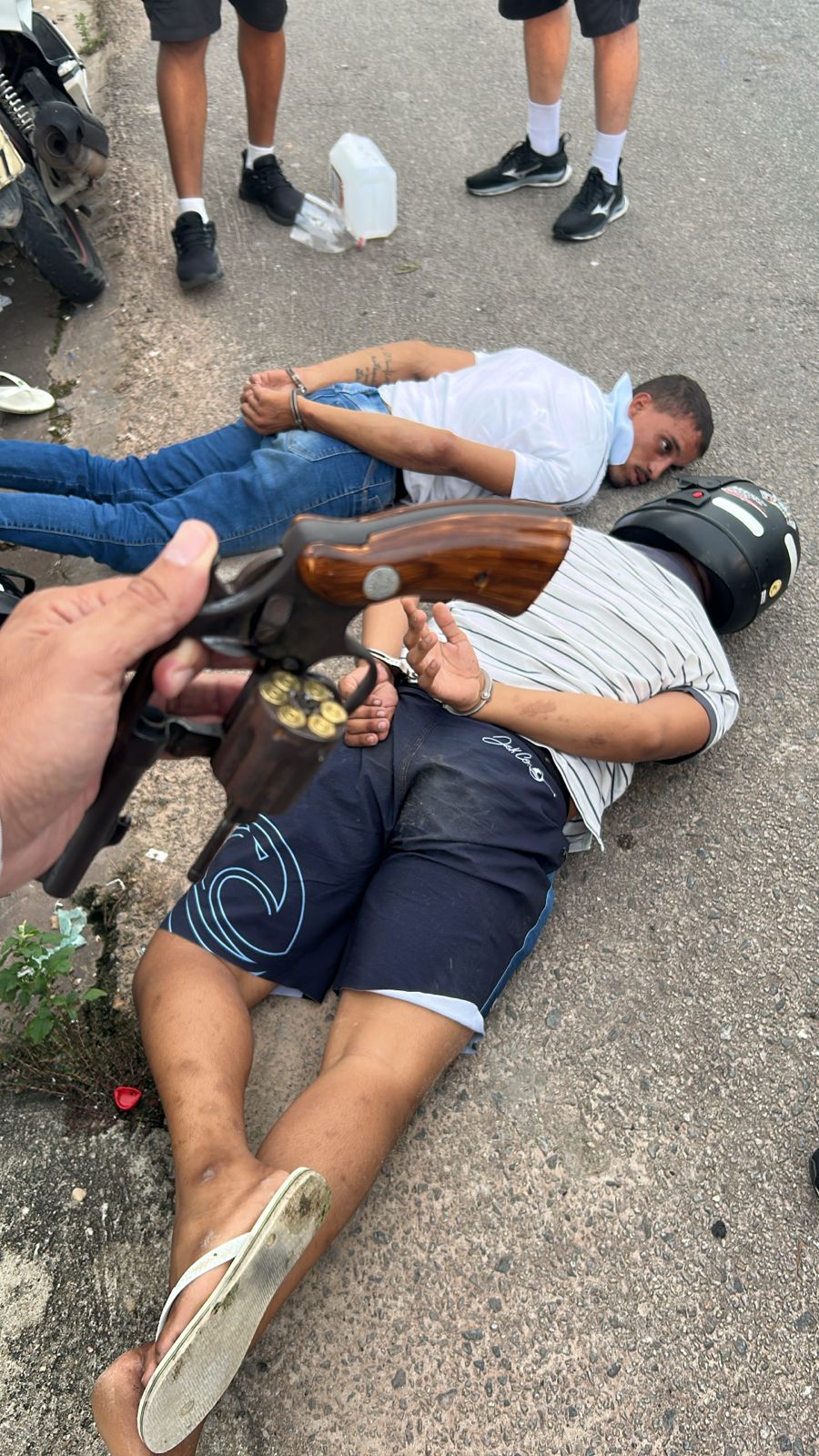 BEPTur realiza ação na orla de Tambaú e prende dupla suspeita com arma de fogo