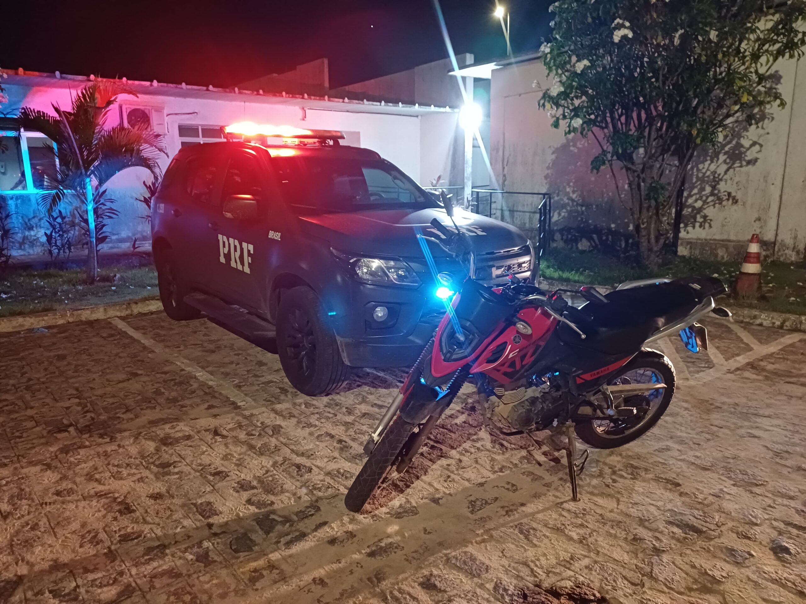 PRF RECUPERA MOTOCICLETA ADULTERADA E PRENDE HOMEM DE 51 ANOS EM JOÃO PESSOA
