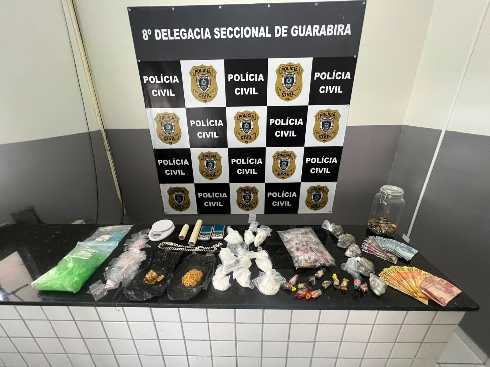 OPERAÇÃO A RETOMADA: Polícia Civil deflagra operação e prende casal investigado por tráfico em Alagoa Grande