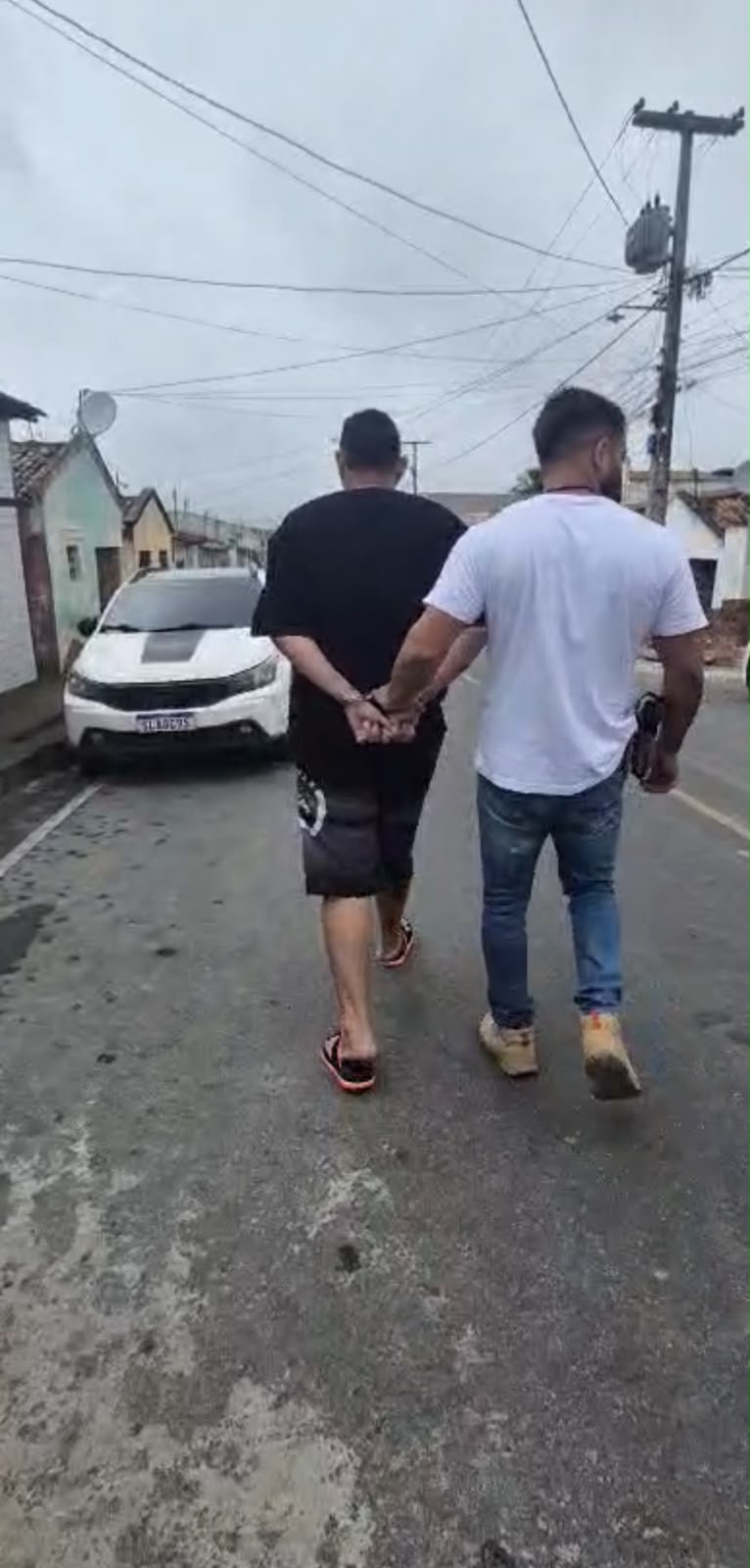 EM POCINHOS: Polícia Civil prende suspeito por tráfico de drogas e apreende entorpecentes e dinheiro