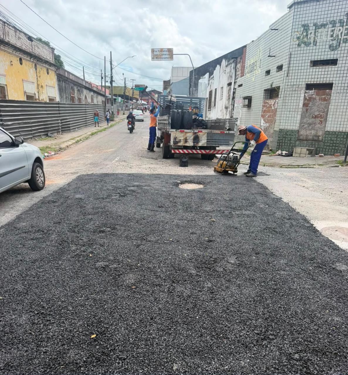 Nesta quarta-feiraPrefeitura de João Pessoa intensifica operação tapa-buraco e 49 bairros recebem o serviço