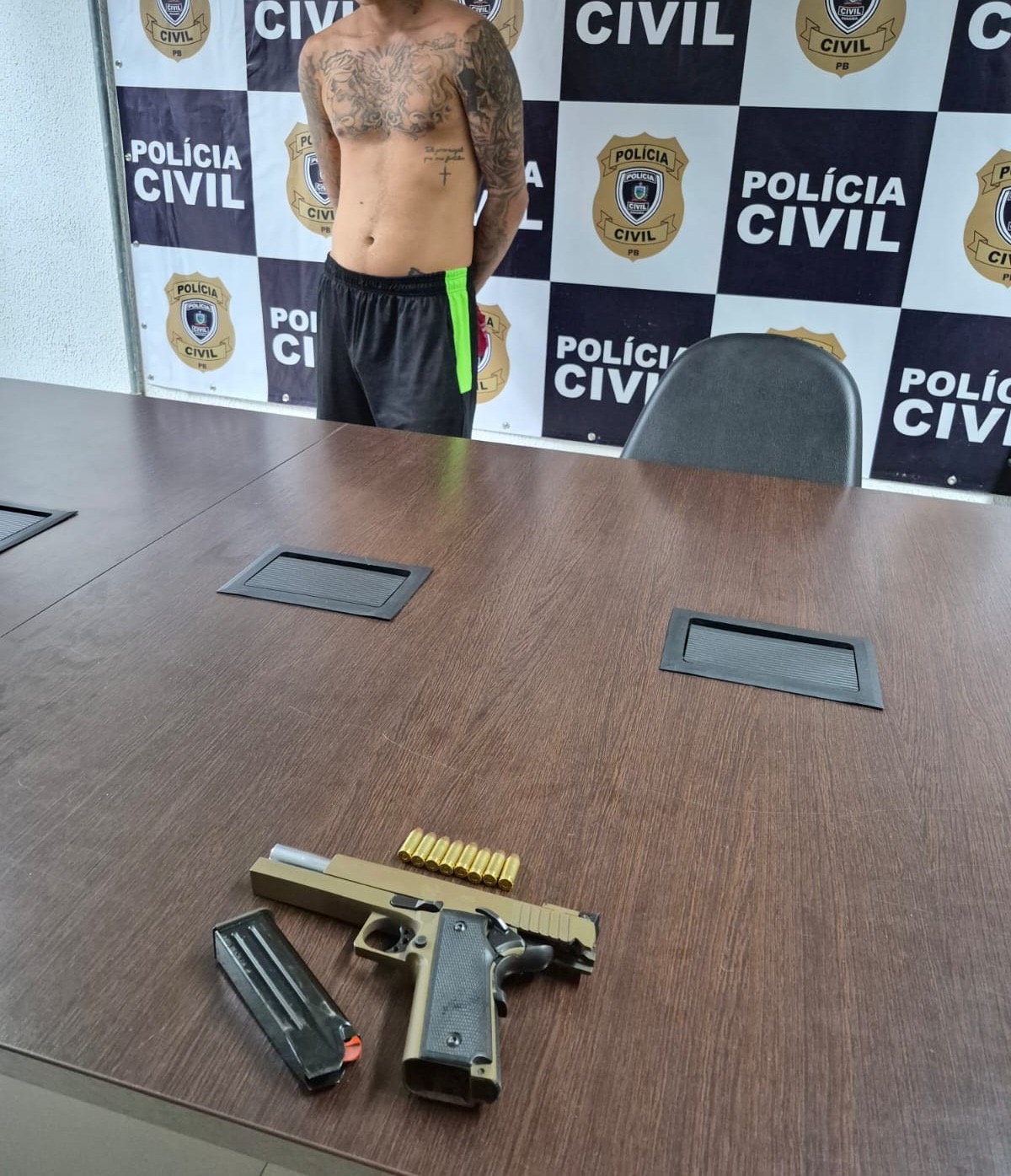 OPERAÇÃO MANDACARU: Polícia Civil cumpre mandados contra investigado por homicídios e apreende arma de uso restrito