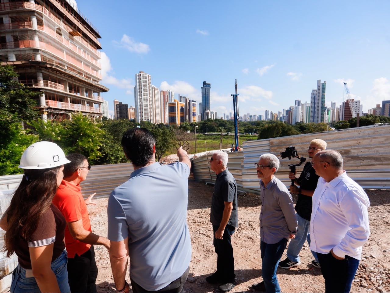 Investimento em infraestruturaLeo Bezerra vistoria obras do Complexo Viário que vai interligar Beira-Rio ao Altiplano