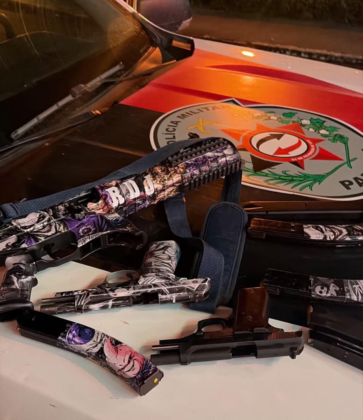 🚨 BEPTUR APREENDE SUBMETRALHADORA E DUAS PISTOLAS E PRENDE TRÊS SUSPEITOS EM JOÃO PESSOA 🚨
