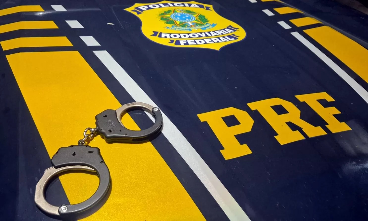 PRF na Paraíba e Polícia Civil cumprem mandado de prisão por homicídio na BR-101