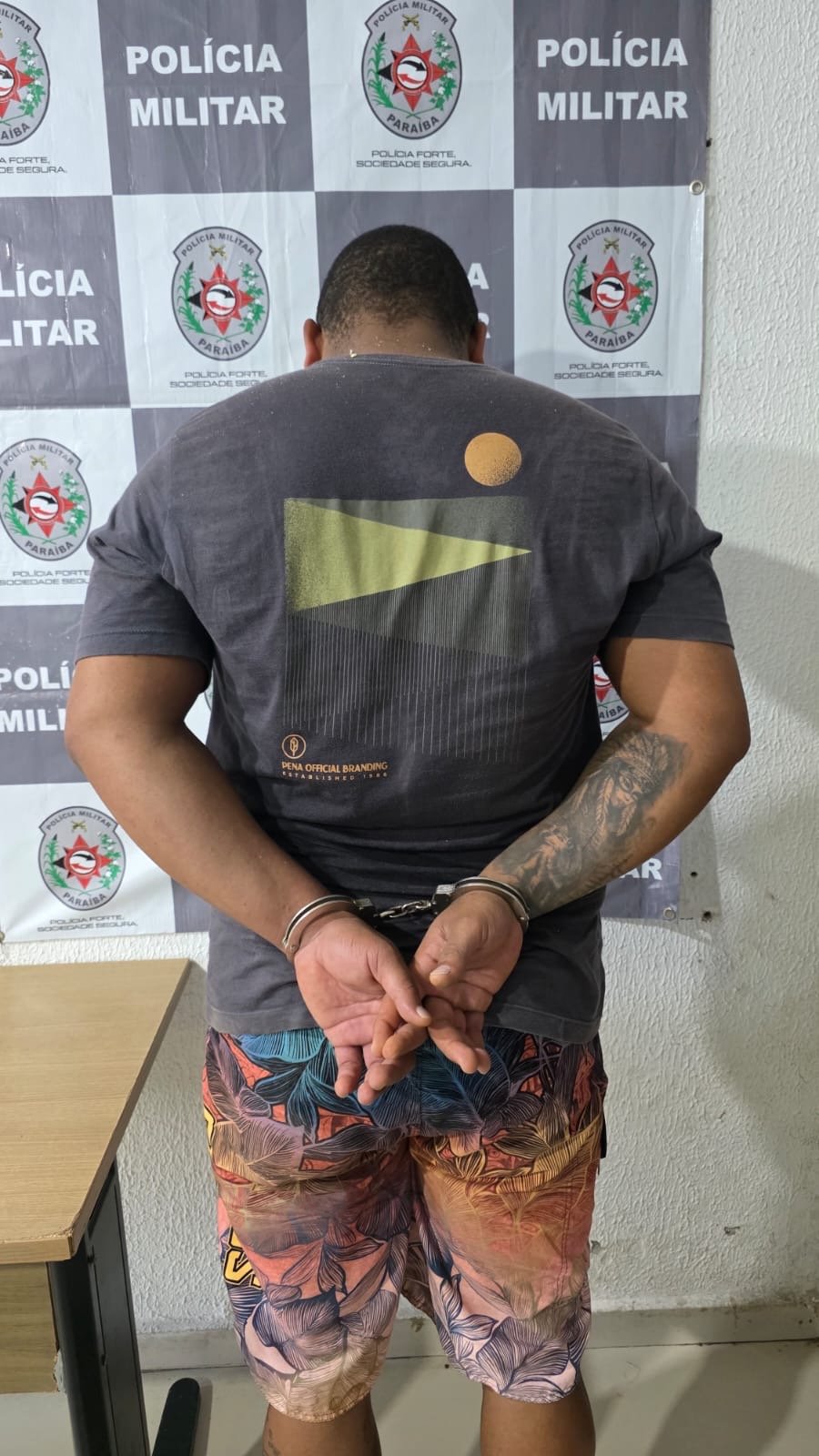 POLÍCIA MILITAR CUMPRE MANDADOS DE PRISÃO CONTRA ACUSADO DE HOMICÍDIO EM PERNAMBUCO, LOCALIZADO NA ZONA SUL DA CAPITAL