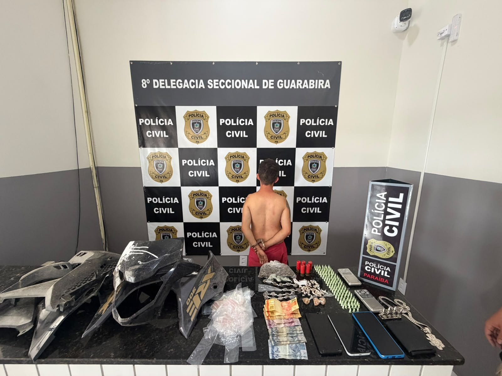 EM ALAGOA GRANDE: Polícia Civil prende homem em flagrante por tráfico de drogas e apreende grande quantidade de entorpecentes
