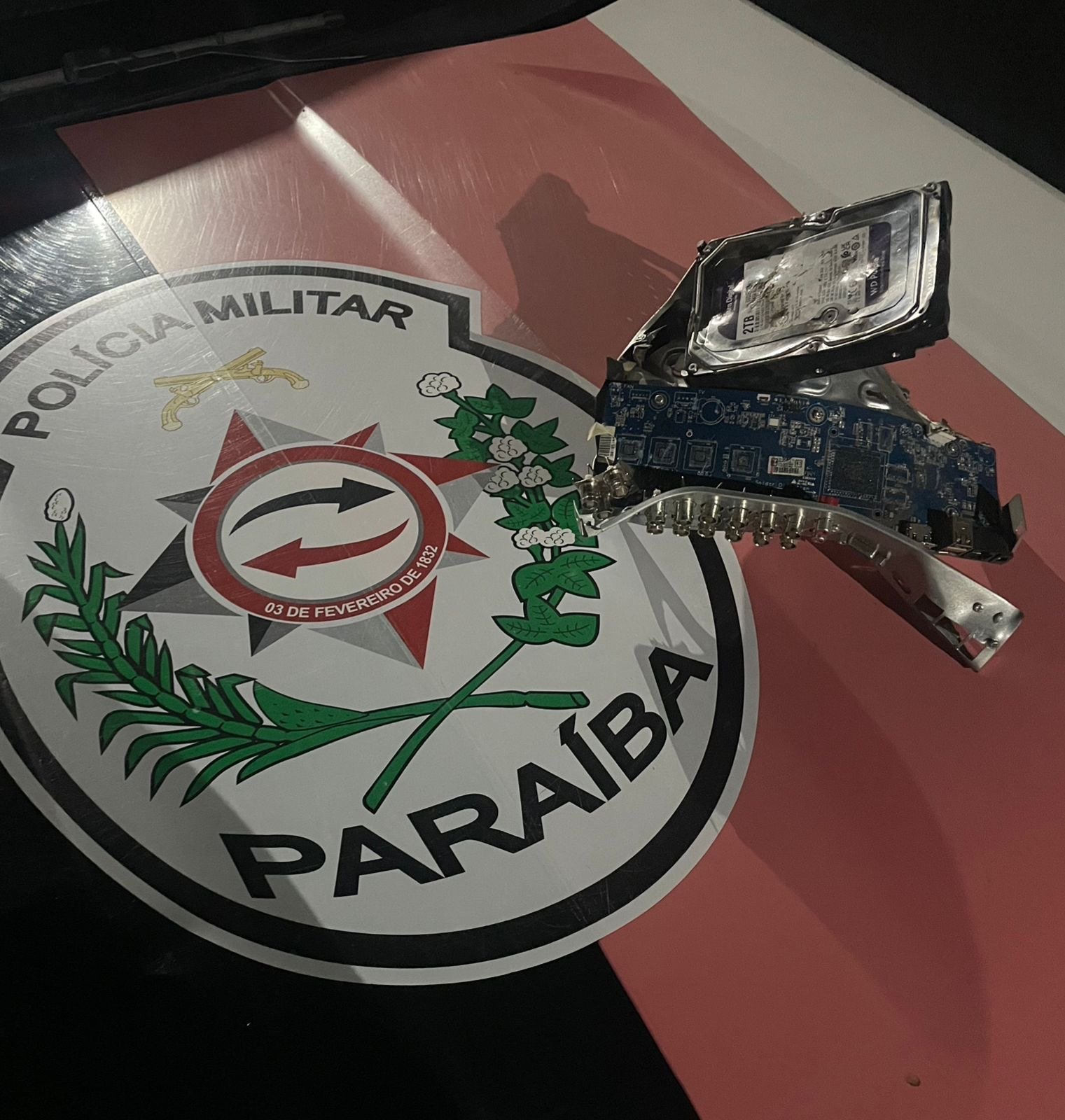 🚨 SUSPEITO DE PARTICIPAÇÃO EM ROUBO À CASA DO PREFEITO DE BOQUEIRÃO É PRESO PELA POLÍCIA MILITAR