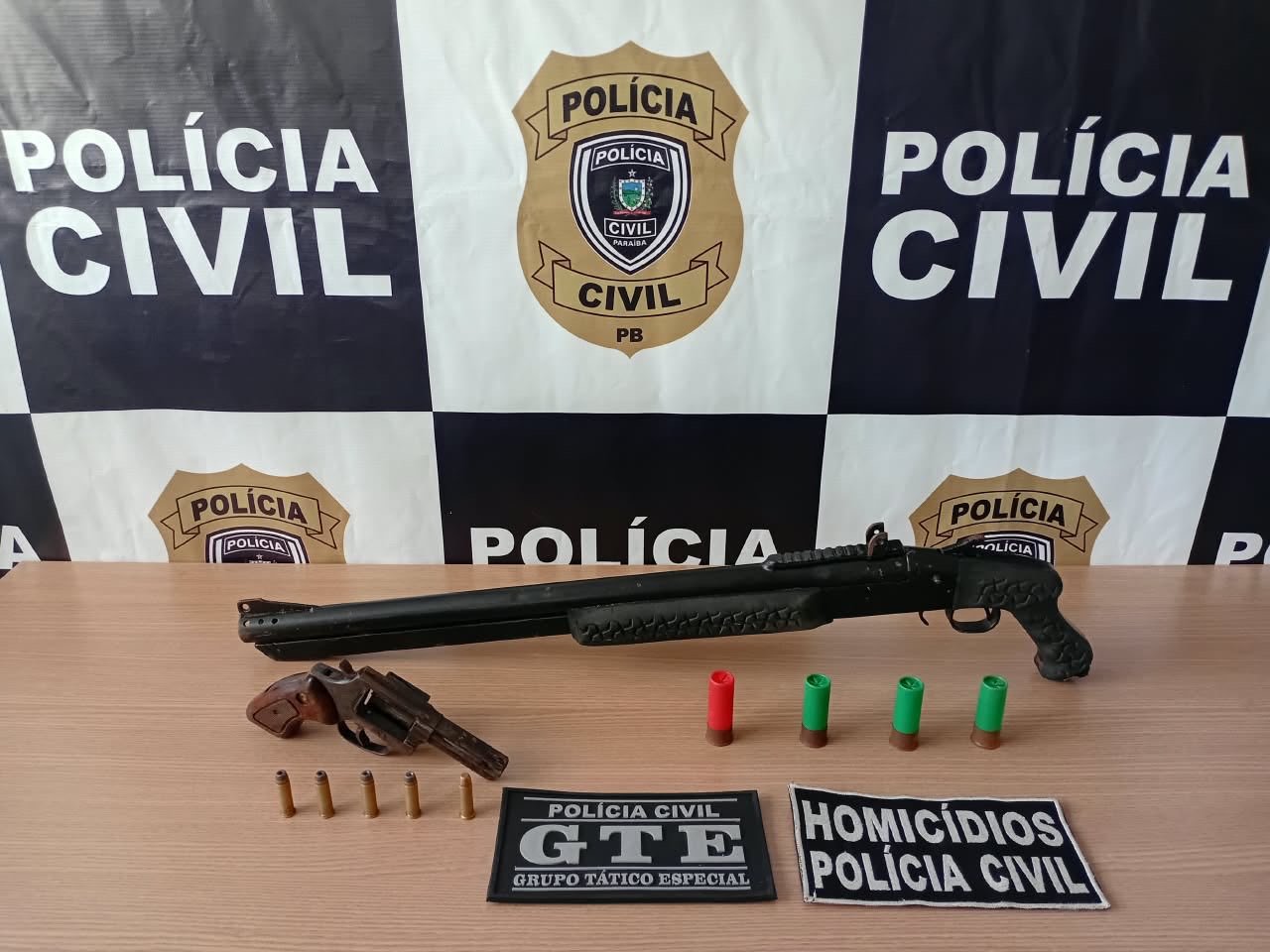EM MAMANGUAPE: Polícia Civil apreende armas de fogo e investiga possível esquema de transporte e ocultação de armamentos