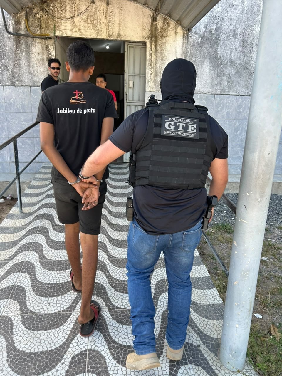 EM SAPÉ: Polícia Civil apreende adolescente procurado pela Justiça e apreende drogas